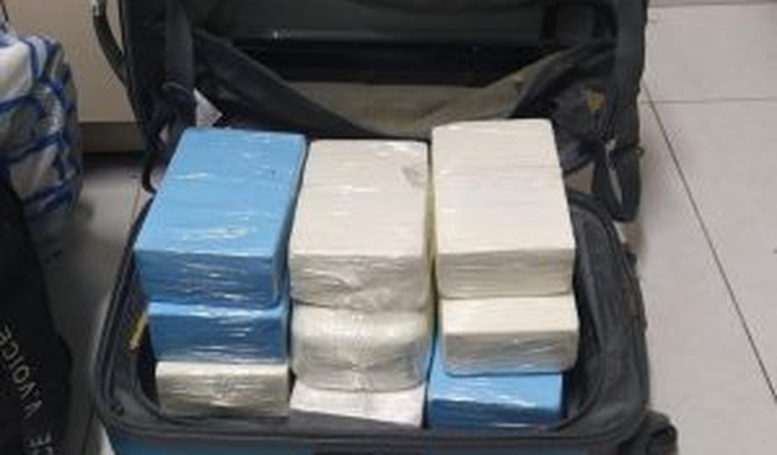 Operação policial apreende mais de 11 quilos de cocaína em ônibus que trafegava em rodovia alagoana