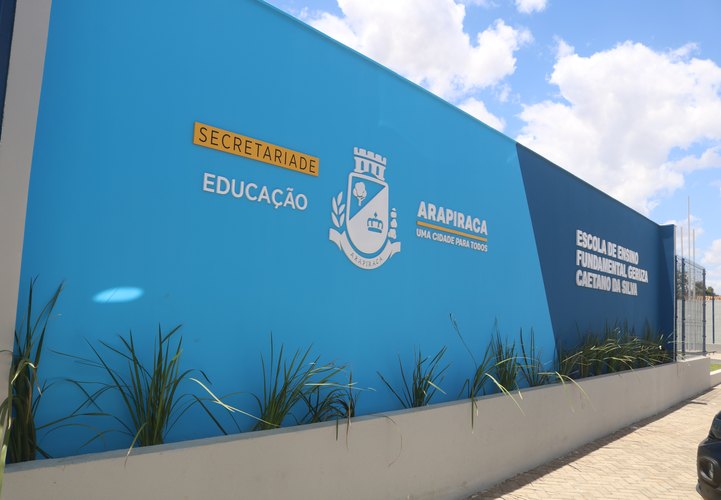 Inauguração de escola no Capim