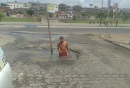 Vídeos: Moradores denunciam canos estourados em Arapiraca