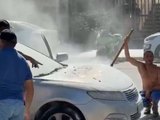 Veículo pega fogo na praia de Pajuçara, em Maceió