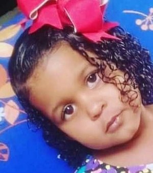 Criança de 4 anos morre após cair em buraco de suposta obra inacabada, em Murici