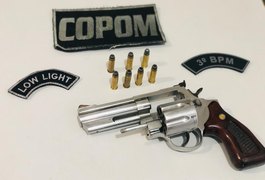 Casal é preso ao ser flagrado com arma em Arapiraca