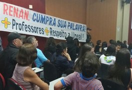 Estudantes protestam em cerimônia de posse dos professores da UNEAL