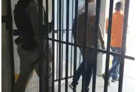 Professor é denunciado por assédio contra alunas em escola de Arapiraca