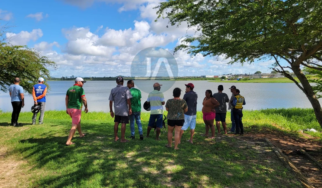 Corpo masculino é encontrado boiando no Lago da Perucaba, em Arapiraca; assista