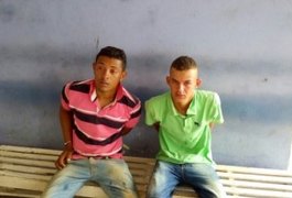 Dupla armada é presa em bar na zona rural de Arapiraca