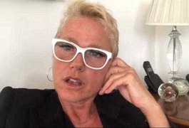 Xuxa vira noite em aeroporto após avião ser apreendido no Ceará