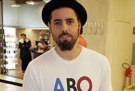 Tico Santa Cruz relata ameaça de morte em rede social: ‘Youtuber famoso’