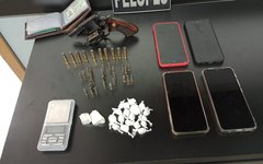 Arma, munições e drogas apreendidas em Palmeira dos Índios