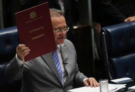 Renan quer que PF devolva equipamentos e documentos apreendidos no Senado