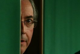 Conselho de Ética aprova parecer que pede a cassação do mandato de Cunha