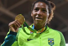 Judoca Rafaela Silva conquista o primeiro ouro do Brasil; veja o vídeo