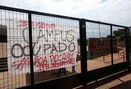 Mesmo com pressão do MEC, estudantes mantêm ocupação de locais de prova do Enem