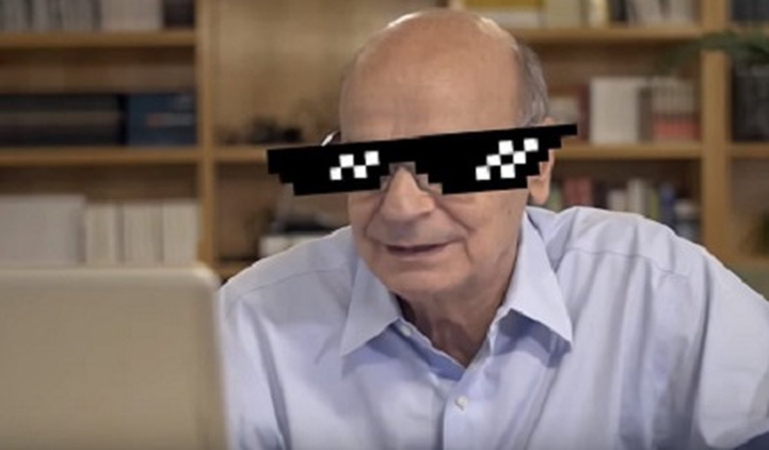 Dr. Drauzio Varella lê comentários em seu canal no YouTube e cai na gargalhada
