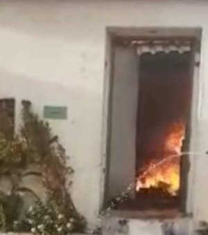 Família faz campanha para ajudar arapiraquense com problemas mentais que incendiou a própria casa