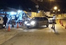 Operação da Lei Seca em Pilar, AL, recolhe 13 CNHs e um motorista é preso