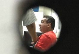 Deputado se envolve em confusão com policial durante bloco em Maceió