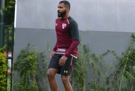 'Certo' no Atlético-GO, Breno vai para o Vasco, que também fecha com Paulão