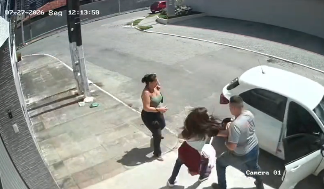 Dupla é presa suspeita de assaltos após vídeo de tentativa de roubo contra mãe e filha repercutir em Maceió