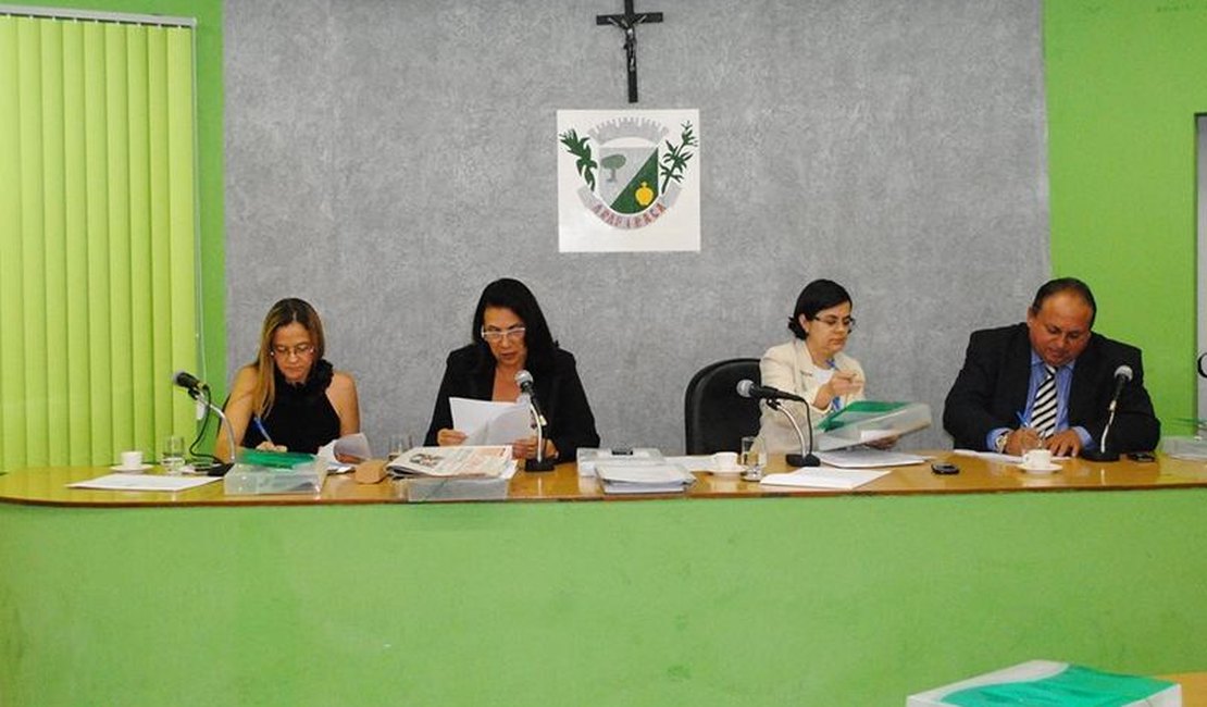 Câmara Municipal de Arapiraca presta homenagem ao Professor Flaudízio Barbosa