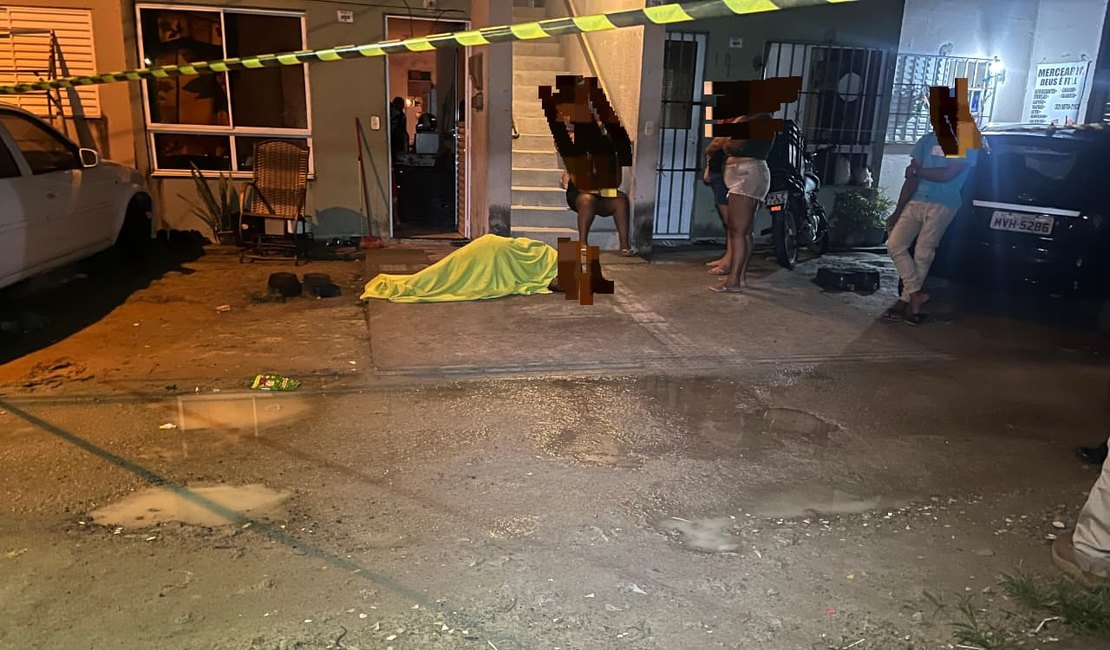 Dois homens são assassinados com vários tiros no Benedito Bentes, em Maceió