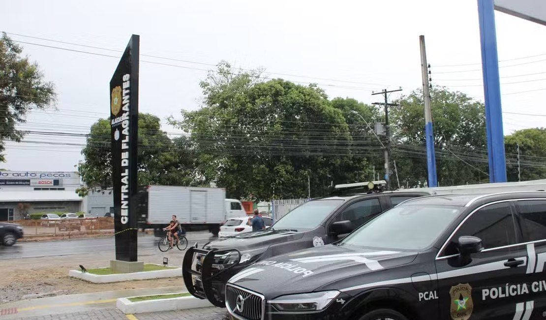 Funcionário de prédio em Maceió flagrou jovem fazendo sexo oral em amigo desacordado e tentou intervir