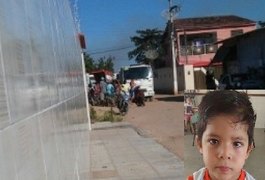 Criança de 3 anos morre após motocicleta colidir com caminhão