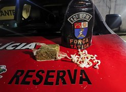 Polícia Militar apreende arma e drogas na Cidade Universitária e no Benedito Bentes, em Maceió