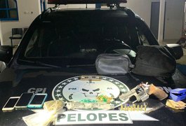 Após denúncia, suspeito é preso com drogas e arma em Coité do Nóia