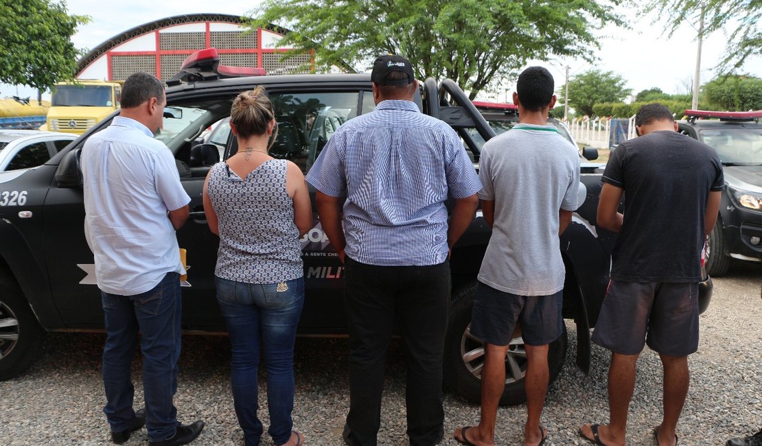 Operação prende cinco por fraudes em processos licitatórios no Sertão de AL