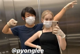 Pyong, do BBB20, volta para casa e encontra mulher e filho