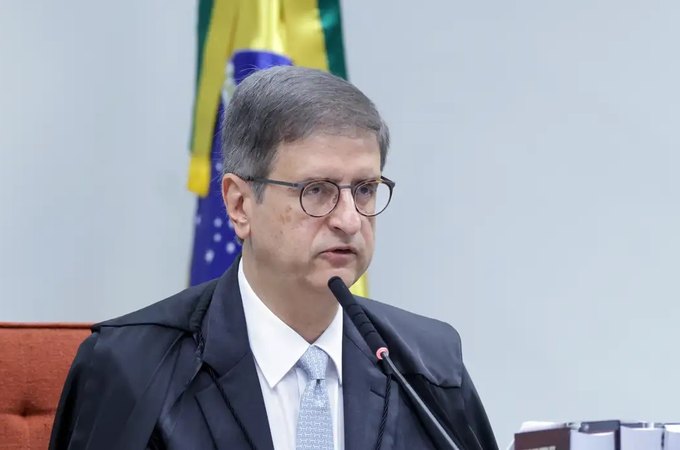 PGR pede anulação de investigação sobre conversas de Moraes e Vorcaro