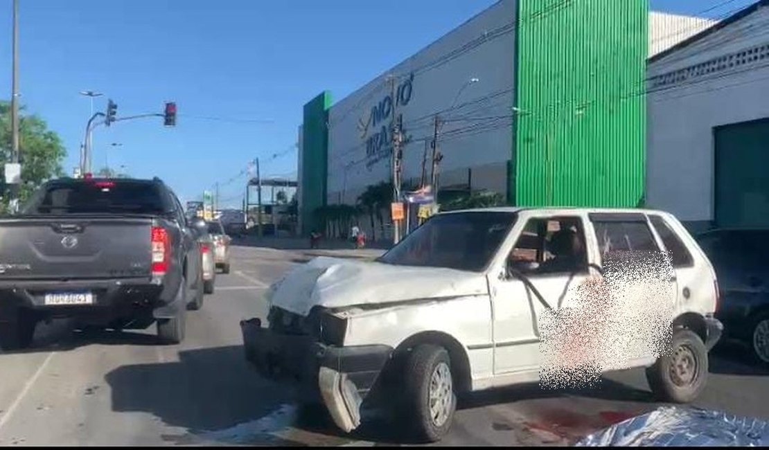 Vítima de acidente fatal na BR 104 era o motorista do Uno; veja o momento do acidente