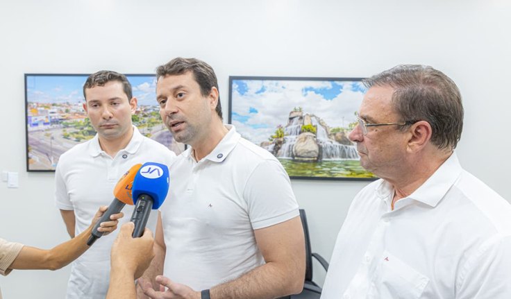 Caravana de Daniel e Lucas Barbosa percorre ruas do Manoel Teles nesta terça-feira, 25