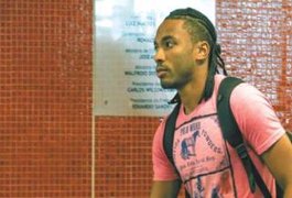 'Não vou ficar fora do jogo de domingo' afirma Jean Cléber