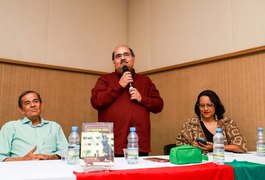 Livro que analisa discurso da Braskem sobre afundamentos é lançado na Bienal