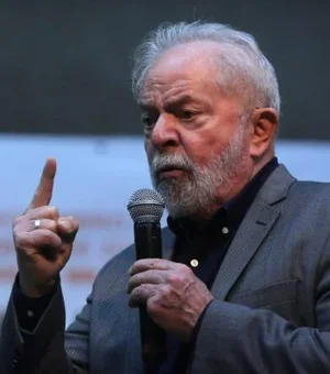 Primeira pesquisa eleitoral de 2022 aponta vitória de Lula no 1° turno