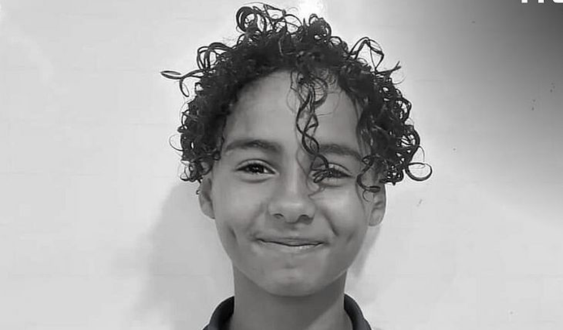 Garoto de 12 anos morre eletrocutado após ligar secador que estava no lixo, em Alagoas