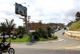 Queda de carro em ribanceira deixa dois homens feridos no Litoral Norte de Alagoas