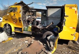 Vídeo. Criminosos usam dinamite e explodem carro-forte na BR-110