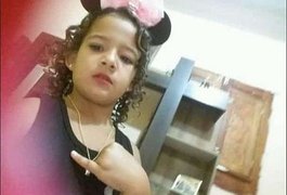 Menina de sete anos morre em acidente com banco de praça em Igaci