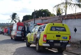 Bebedeira entre amigos termina com um ferido acidentalmente no bairro Canafístula, em Arapiraca