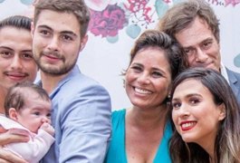 Tatá Werneck se desentende com a sogra, mas sela a paz por casamento com Rafa Vitti