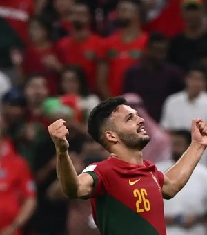 Com CR7 no banco e substituto fazendo Hat-trick, Portugal goleia Suíça e avança na Copa