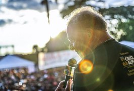 Crítico de ladrão deve entrar na política, diz Lula