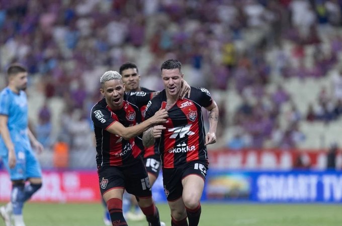 Vitória vence o Fortaleza novamente, conquista o pentacampeonato e levanta a taça da Copa do Nordeste 2026