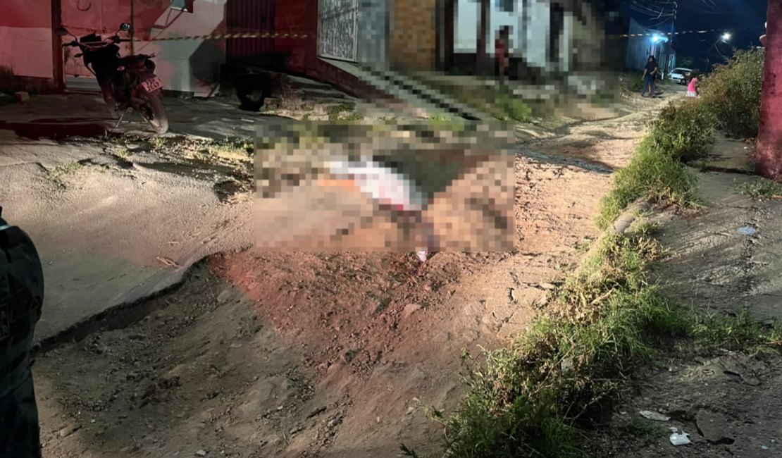 Homem é executado a tiros por adolescente de 14 anos após briga de família em Maceió