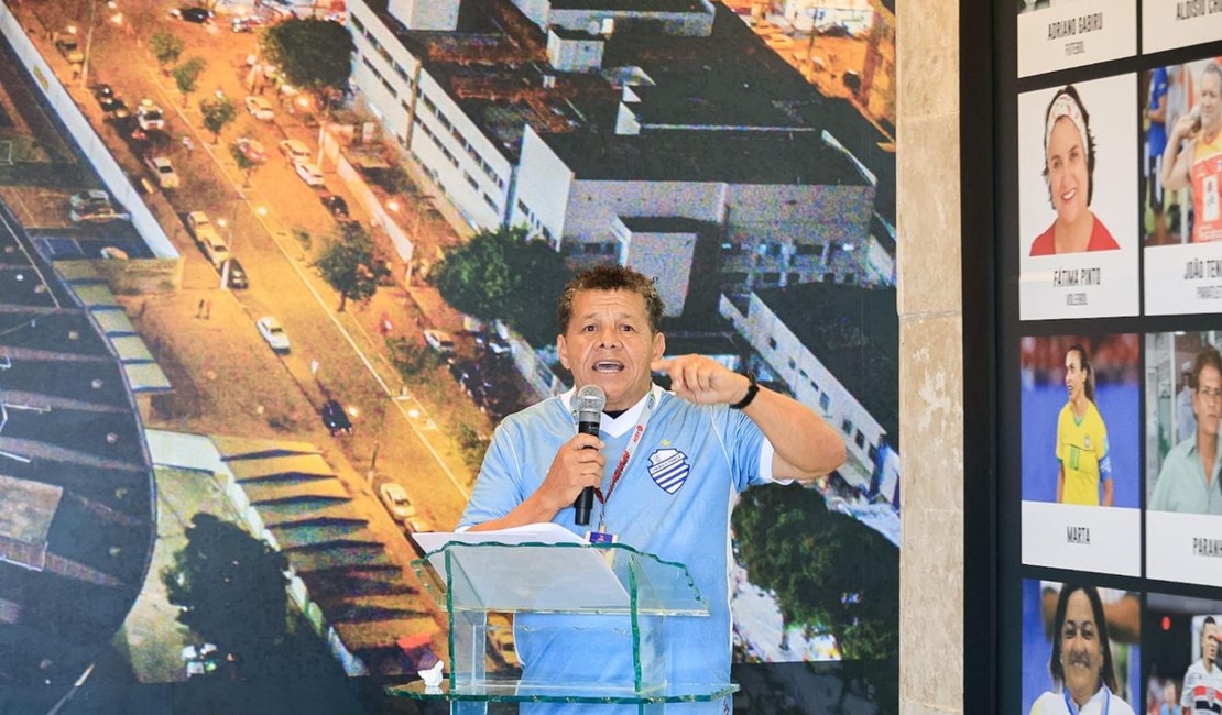 Governo de Alagoas homenageia Jacozinho no dia do aniversário do Estádio Rei Pelé