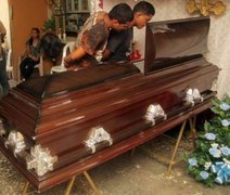 Dado como morto, homem respira durante preparação para velório