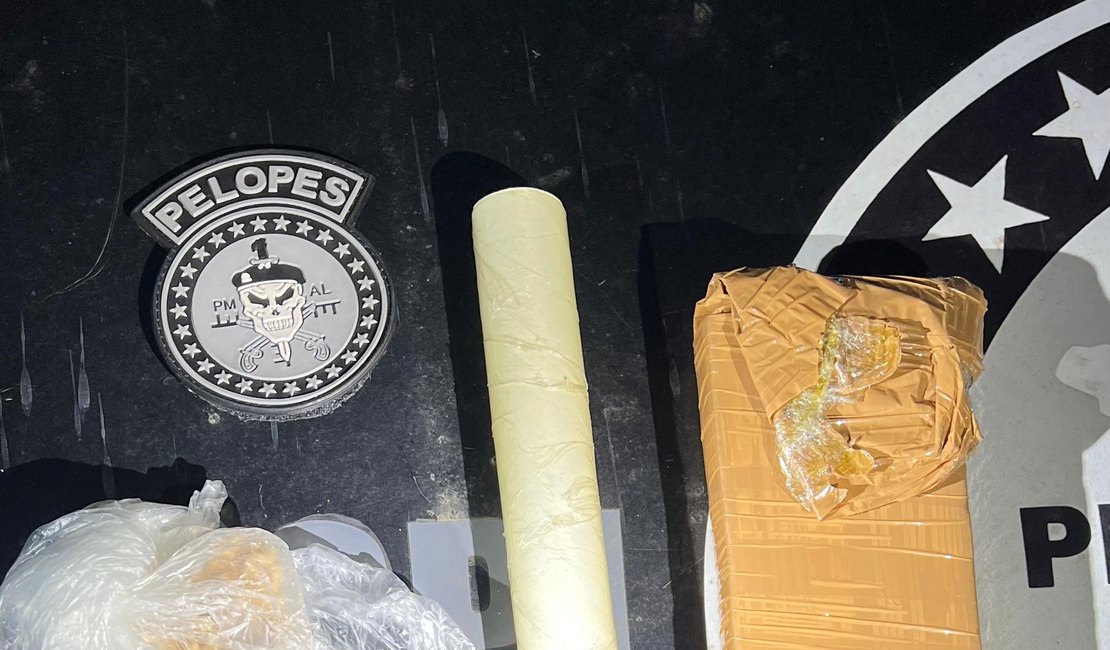 Mulher é presa em flagrante após tentar se livrar de sacola com drogas em Arapiraca